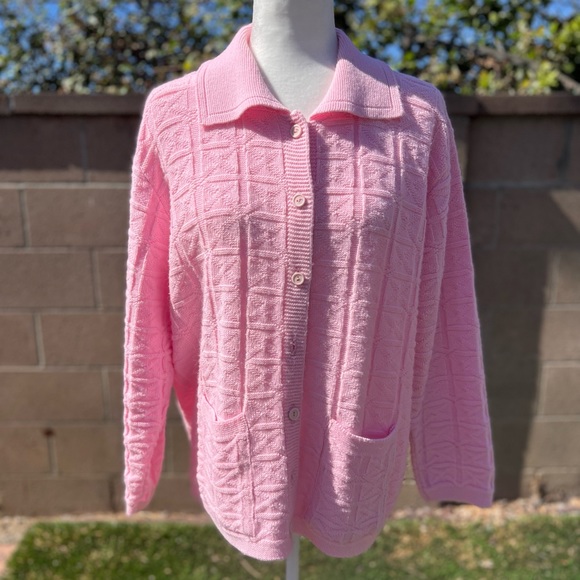 Vintage Billie Jo M Crochet Sweet Pink Long Sleeve Knit Cardigan Sweater USA - Picture 1 of 10